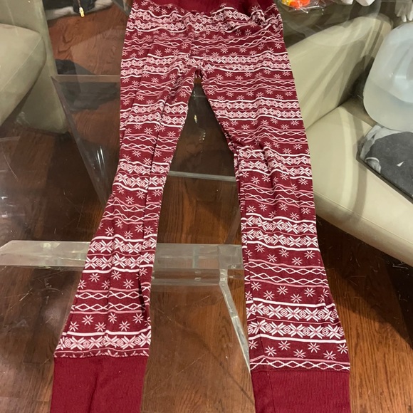 Winter pattern pajama red stretch pants small - Picture 1 of 3
